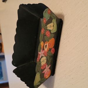 Fruit~veg.metal tole dish